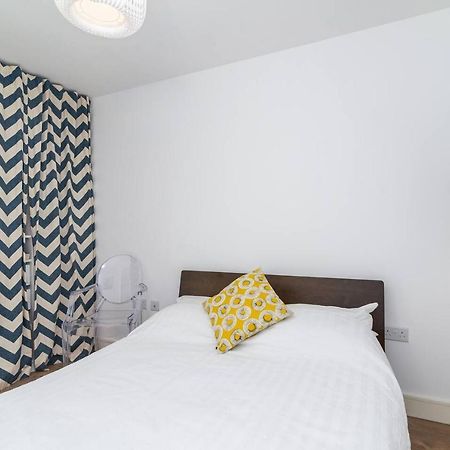 Joivy Lovely Studio Flat With Terrace In Southeast Londres Extérieur photo