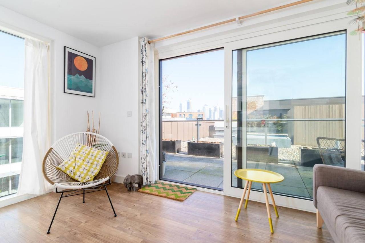 Joivy Lovely Studio Flat With Terrace In Southeast Londres Extérieur photo
