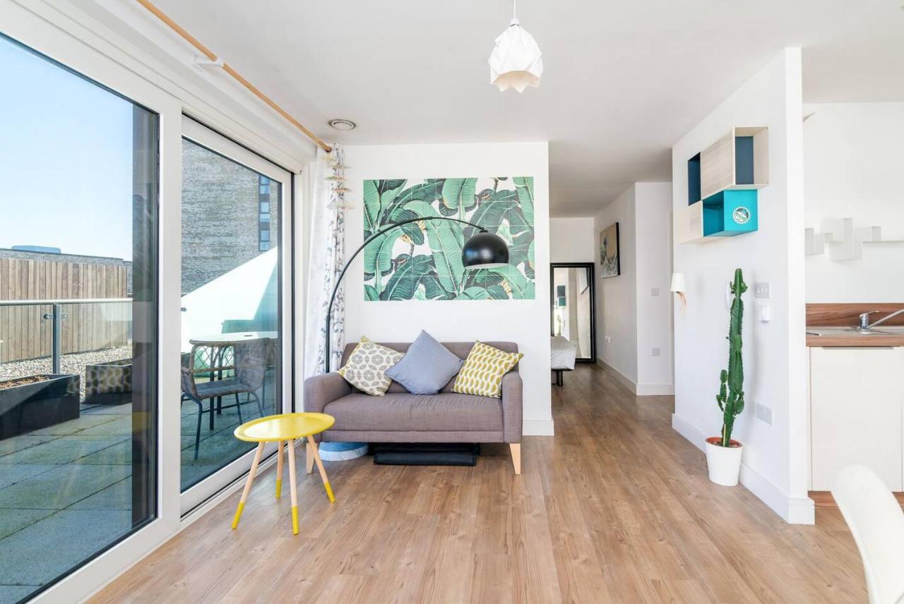 Joivy Lovely Studio Flat With Terrace In Southeast Londres Extérieur photo