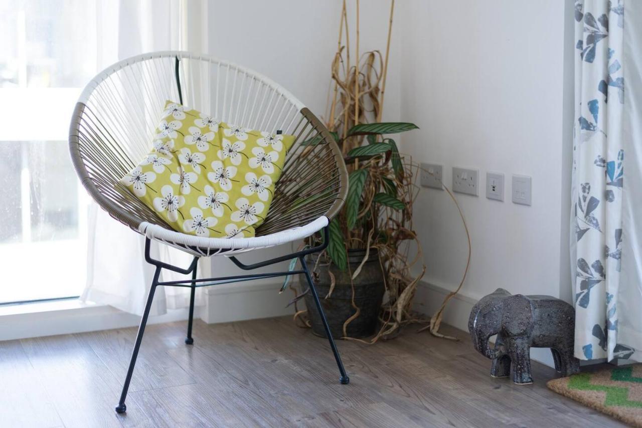 Joivy Lovely Studio Flat With Terrace In Southeast Londres Extérieur photo